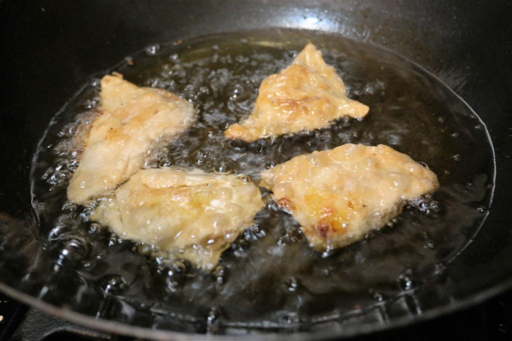 frying-samosa