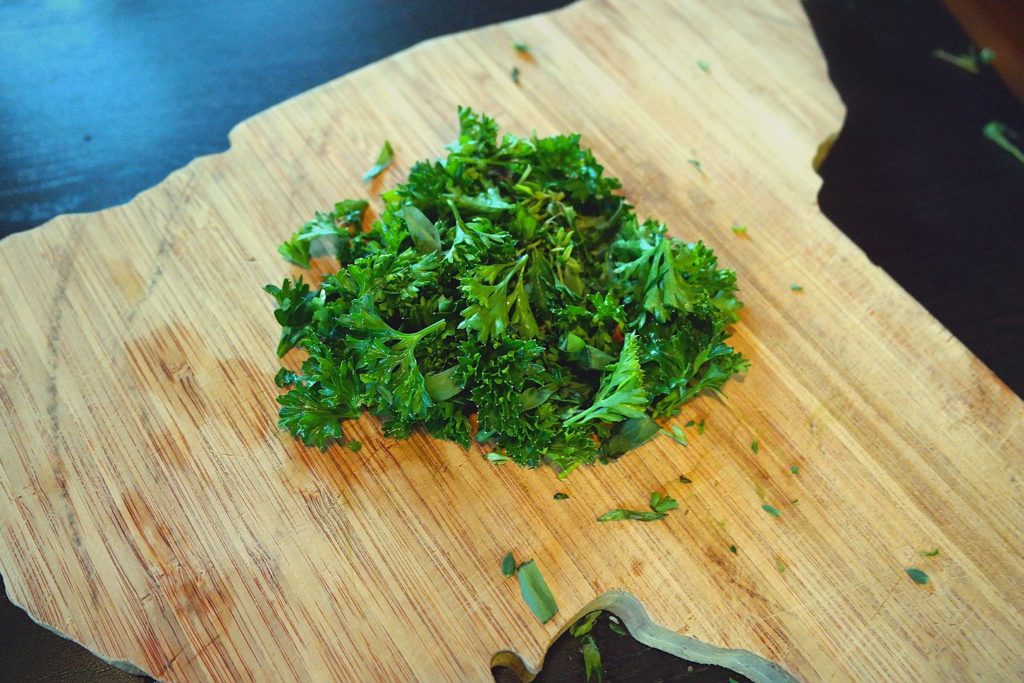 chopped-parsley