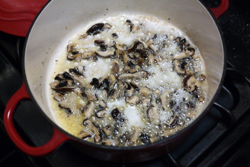 cooking-mushrooms-in-butter