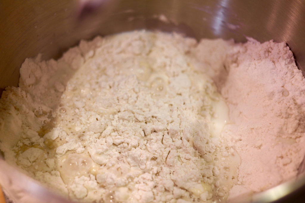 also making flour dough_1350x900