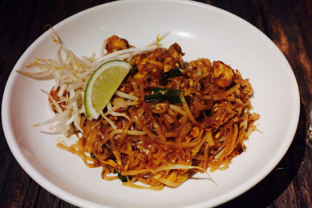 pad thai_1350x900