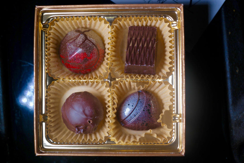 chocolates_1350x900