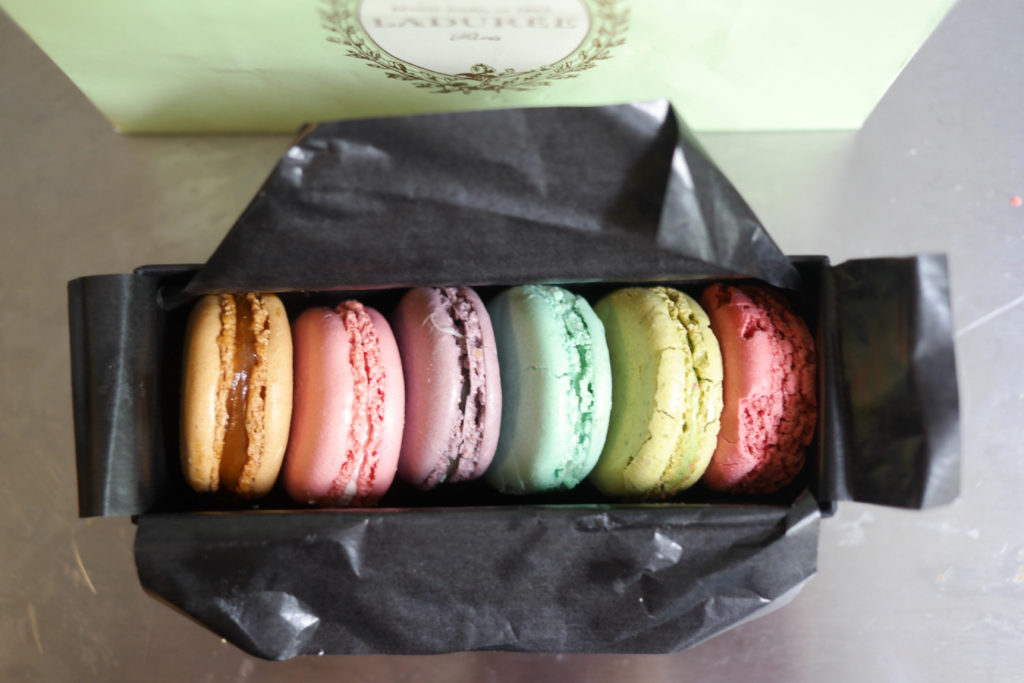 macarons_1350x900