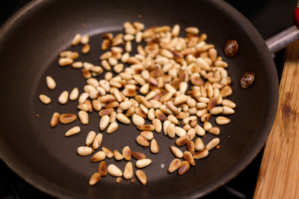 pine nuts_1350x900