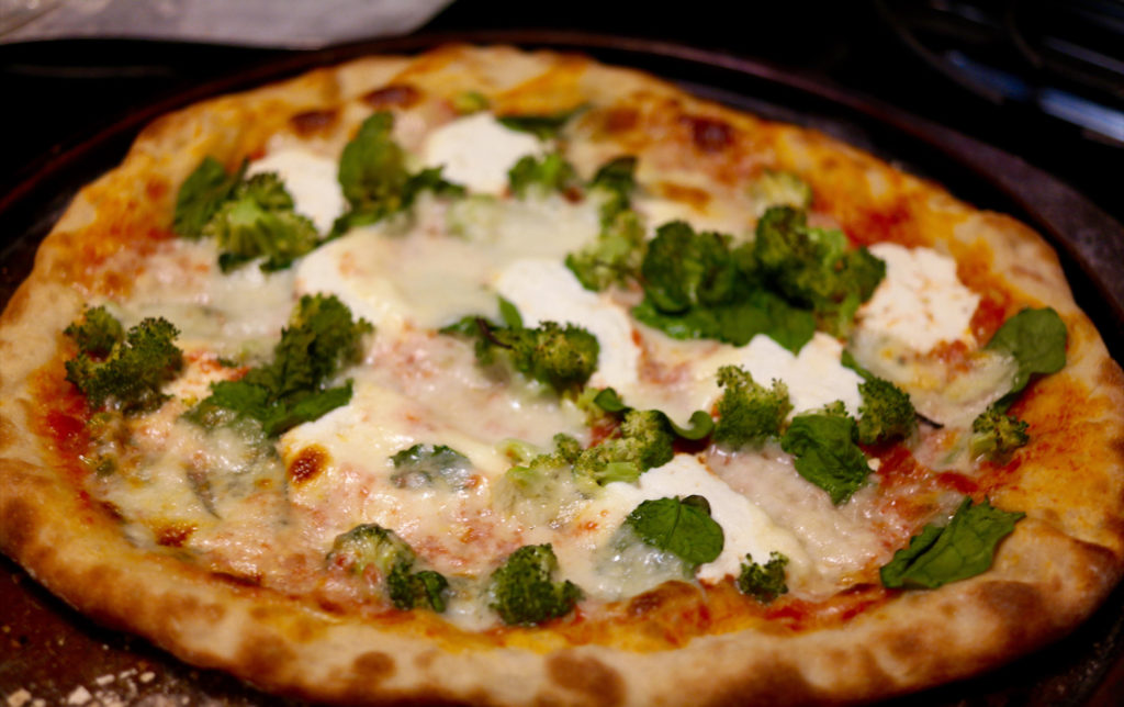 broccoli spinach pizza_1431x900