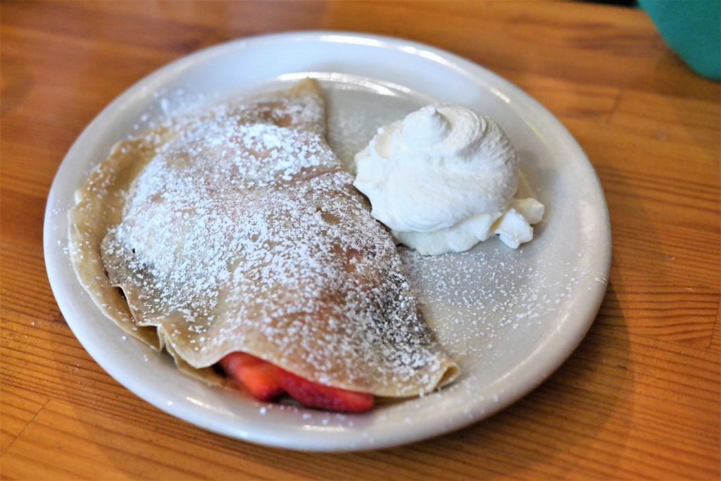 nutella-strawberry-crepe