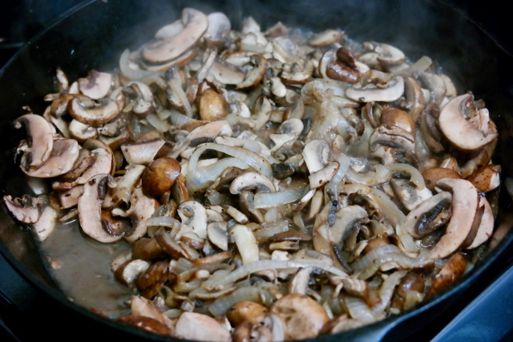 onions garlic mushrooms_1350x900