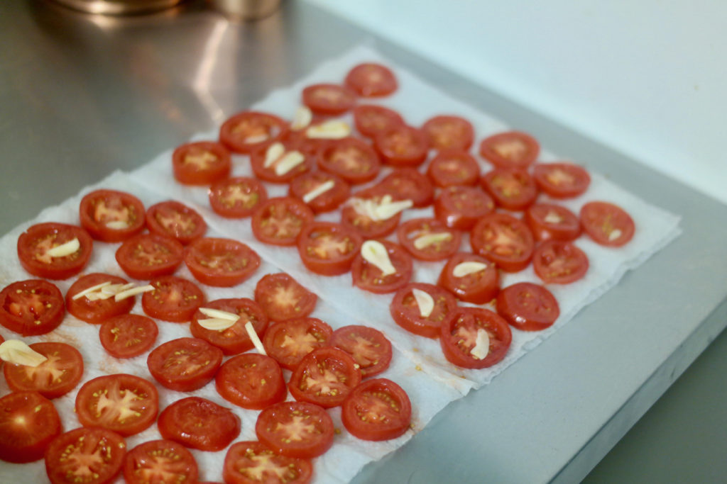 tomatoes_1350x900