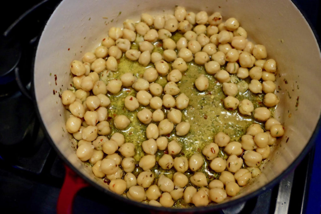 chickpeas_1350x900