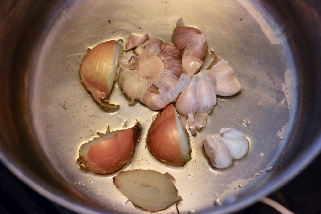 onion and garlic_1350x900