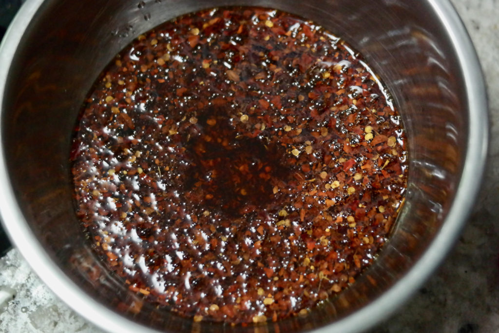 chili oil_1350x900