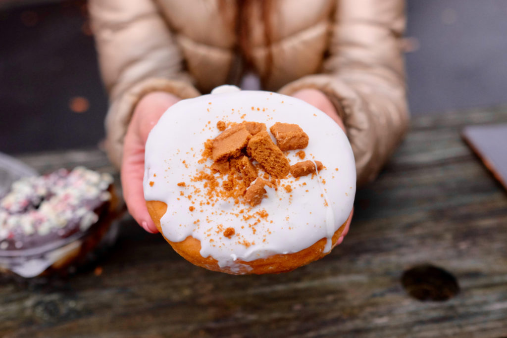 gingerbread donut_1350x900