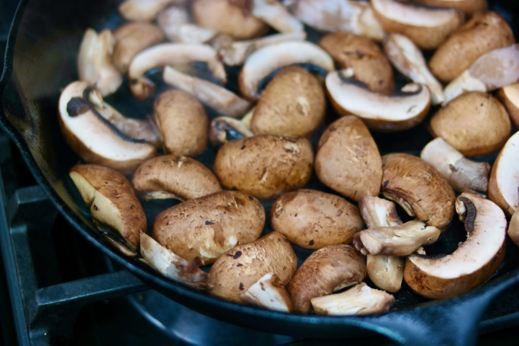 mushrooms_clean_1350x900